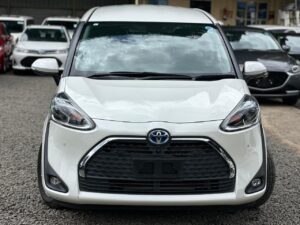 2019-toyota-sienta-hybrid