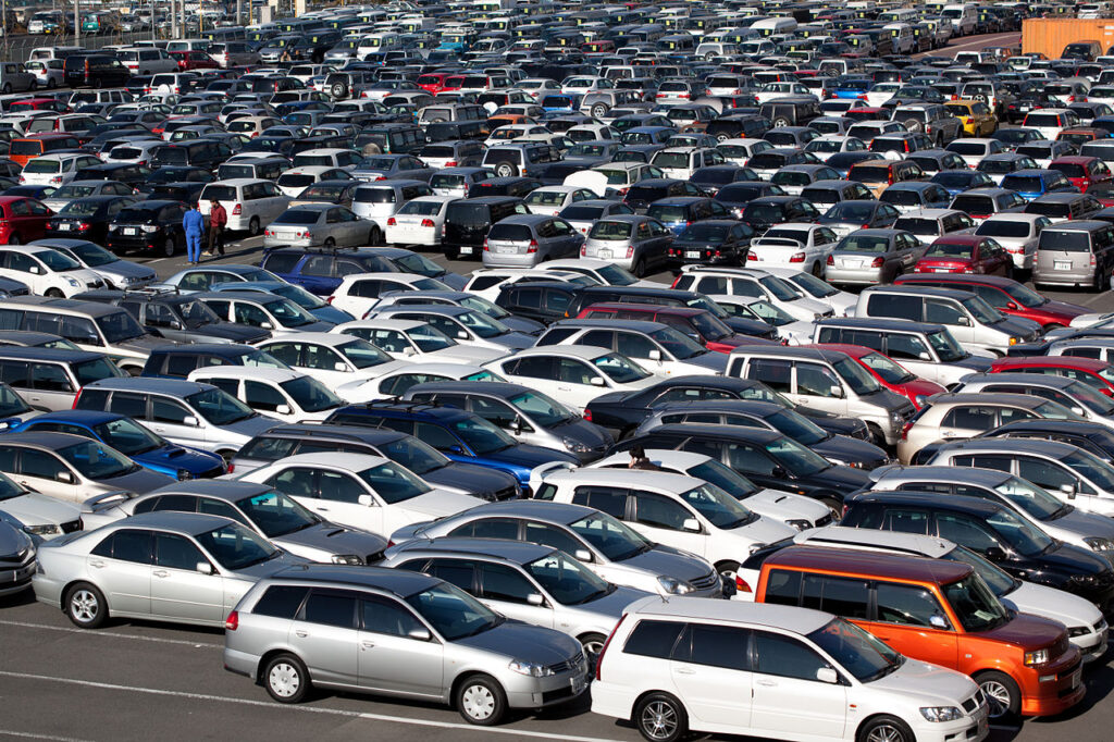 Why Import Your Car Through G-Max Motors Instead of Doing It Yourself? 1280px parking lot at haa kobe